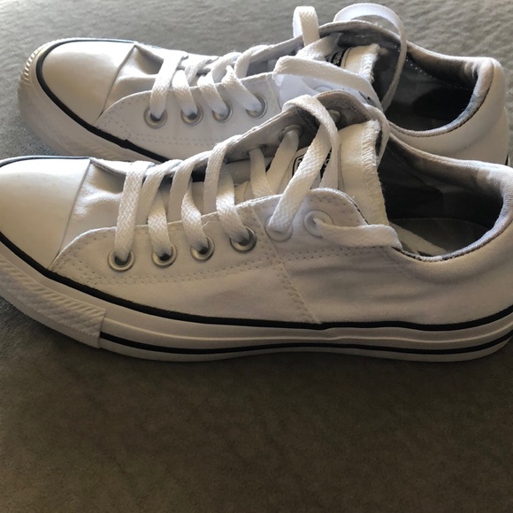 White converse shoes! - Picture 2 of 4